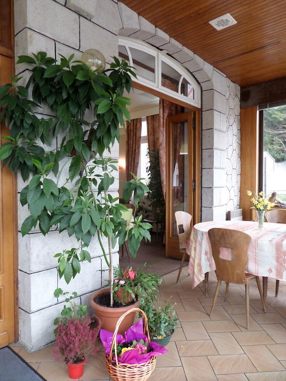 Hotel La Vie En Rose Le Brugeron Bagian luar foto